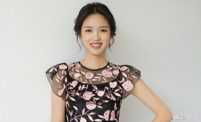 豪门怀孕6个月上春晚站C位真人生赢家九游会j9ag艳压奚梦瑶拒嫁30亿(图3)