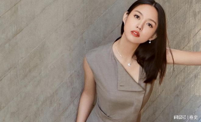 豪门怀孕6个月上春晚站C位真人生赢家九游会j9ag艳压奚梦瑶拒嫁30亿(图12)